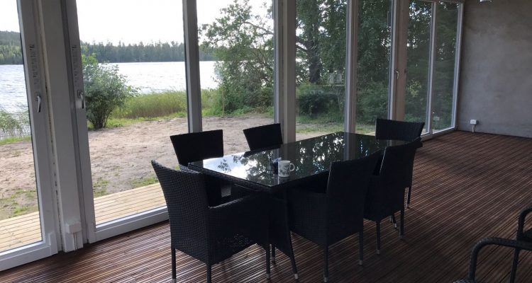 Terassikesämökki-750x400